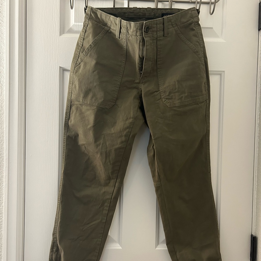 Women’s Military Green Banana Republic Pants Size 4